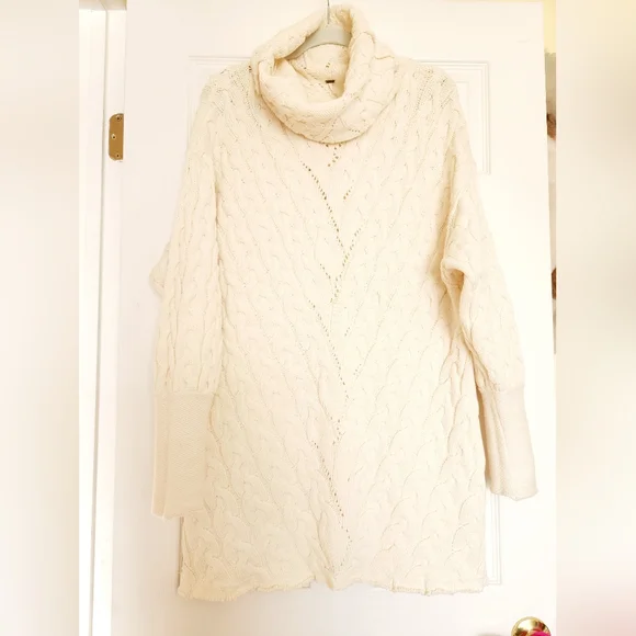 Free People New Cream Turtleneck Sweater Dress. Size S/M. KNIT - Picture 2 of 13